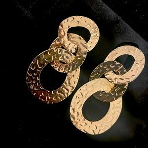 Gold fashion earrings